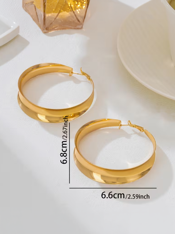 Oversized Hoop Earrings, earrings, detail view