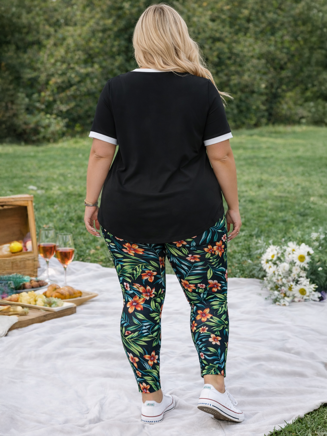 Neva Perfect Plus Size T-shirt With Contrast Trim, plus size t-shirt, alternate view