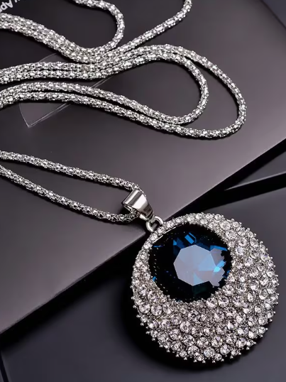Rhinestone Circle Pendant Necklace